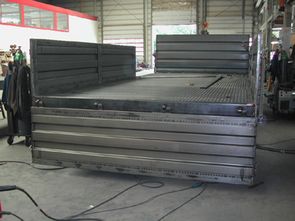 Steel flat bed with removable side walls