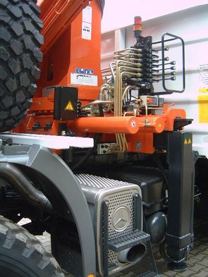 Hydraulically operated ATLAS crane, type 255.2 plus. Control platform.