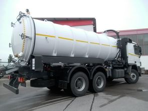 Hydraulically operated rear opening of Vacuum-Jetting-Tank truck