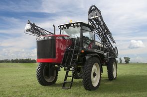 VERSATILE Self-Propelled Sprayer Model: SX240 and SX280