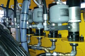 Pneumatic operated oil-pumps on lubrication truck. RAC-Germany, Europe
