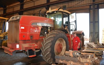This Tractor run with eight gears instead of four
