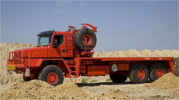 Oil Field Bedtruck with Braden winch. Custom-made. RAC-Germany