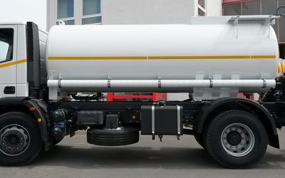 Cleaning truck for high-pressure cleaning and flushing jobs. Made in Germany