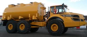 Off-road Lubrication Truck with 7 different compartments