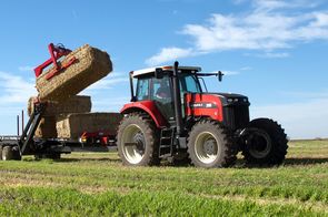 Versatile Tractor MFWD 250-305 hp