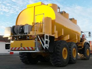 Spring loaded hose-reel (TECALEMIT) with 15 m hose and coolant tank