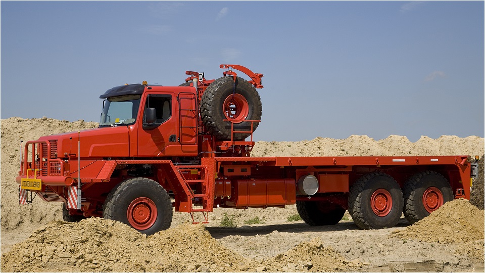 Oil Field Bedtruck with Braden winch. Custom-made. RAC-Germany